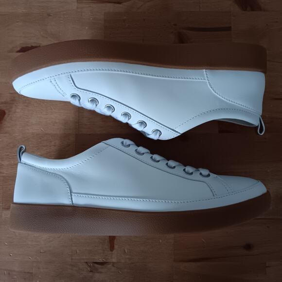 Vionic Winny White Leather Gum Sneaker Women's size 8 Wide NWB - Picture 5 of 10